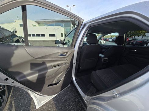 Used 2020 Chevrolet Equinox LT AWD/4WD image 17