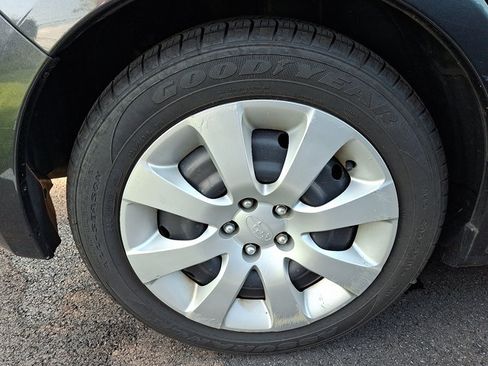 Used 2011 Subaru Impreza 2.5i AWD/4WD image 4