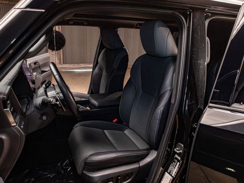 Used 2025 Lexus GX 550 w/ Cold Area Package image 19