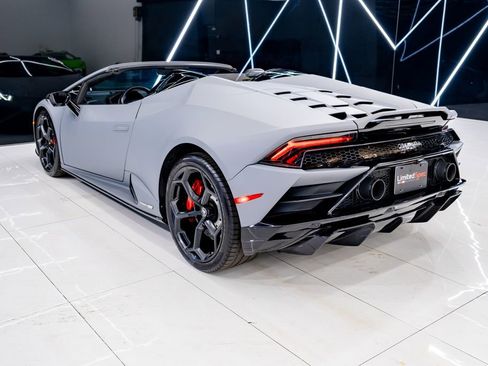 Used 2020 Lamborghini Huracan EVO image 22