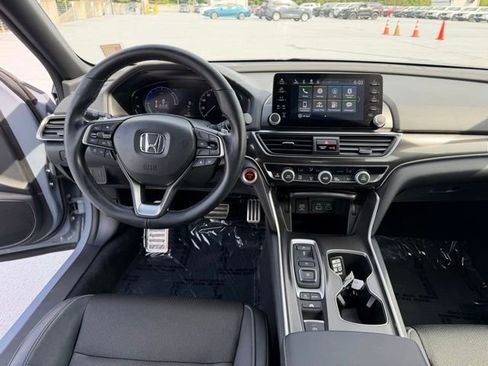 Used 2022 Honda Accord Sport image 13