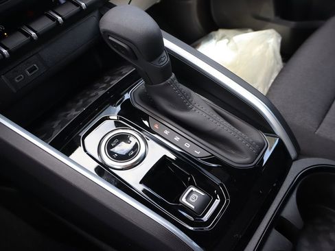 New 2026 Chevrolet Colorado W/T image 10