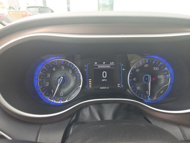 Used 2023 Chrysler Voyager LX FWD image 14