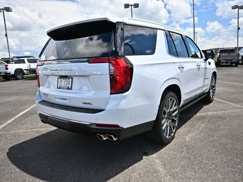 Used 2026 GMC Yukon Denali Ultimate AWD/4WD image 6