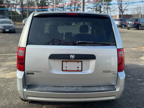 Used 2010 Dodge Grand Caravan SE w/ Climate Group image 6