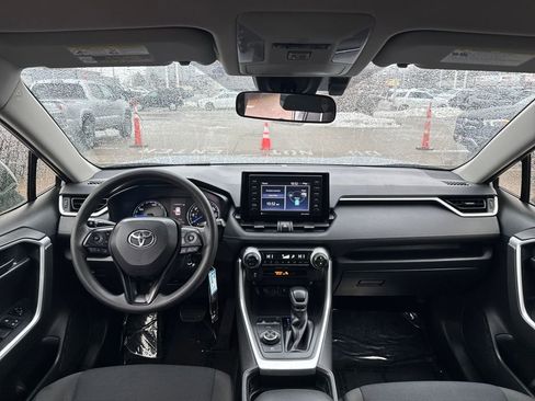 Used 2020 Toyota RAV4 LE image 11