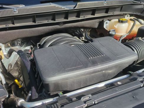 Used 2023 Chevrolet Suburban Premier AWD/4WD image 25