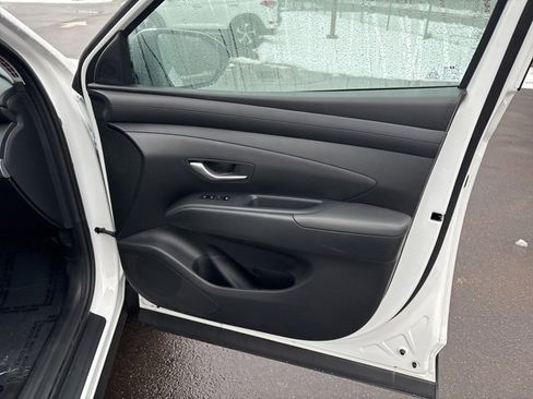 Used 2025 Hyundai Tucson SE image 8
