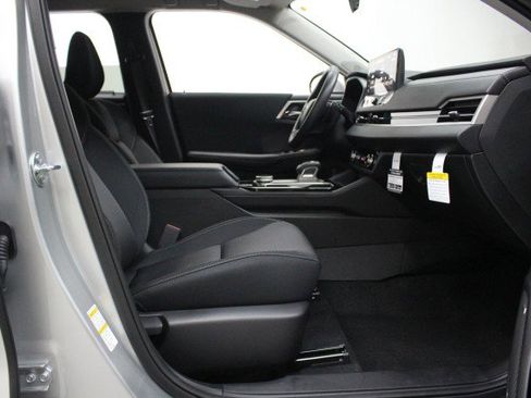 New 2026 Mitsubishi Outlander ES image 18