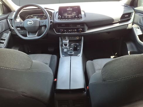 Used 2025 Nissan Rogue SV AWD/4WD image 9