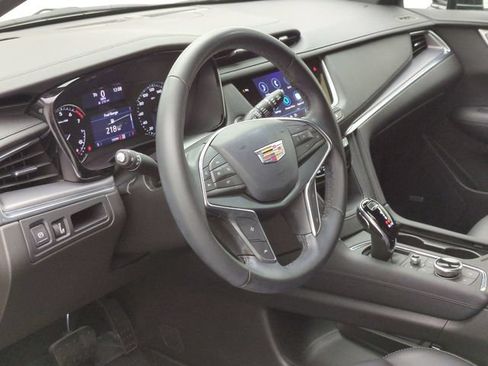 Used 2024 Cadillac XT5 Luxury w/ LPO, Floor Liner Package AWD/4WD image 9