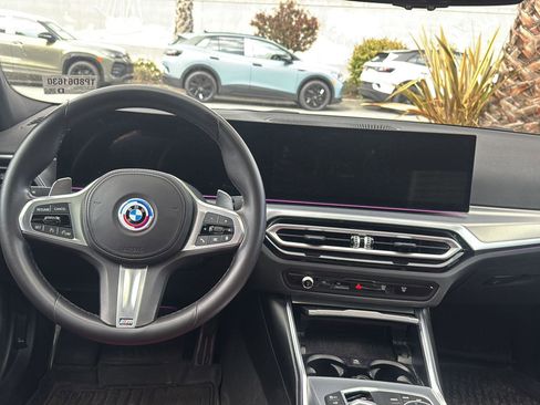 Used 2023 BMW 330i Sedan w/ M Sport Package RWD image 7