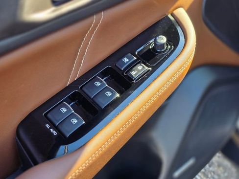 Used 2018 Subaru Outback 2.5i Touring image 22