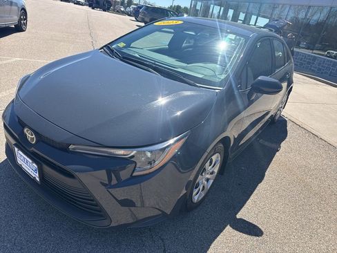 Used 2023 Toyota Corolla LE image 5