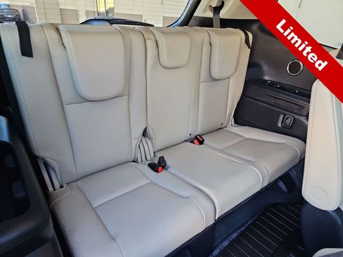 Used 2023 Subaru Ascent Limited w/ Technology Package AWD/4WD image 29