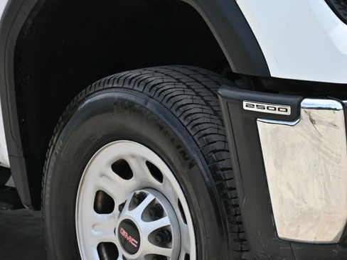 Used 2024 GMC Sierra 2500 Pro AWD/4WD image 8