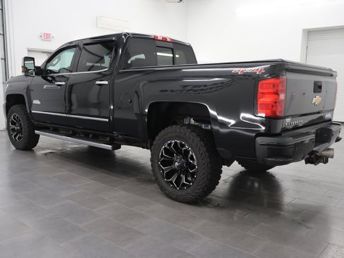 Used 2017 Chevrolet Silverado 2500 High Country w/ Duramax Plus Package AWD/4WD image 6