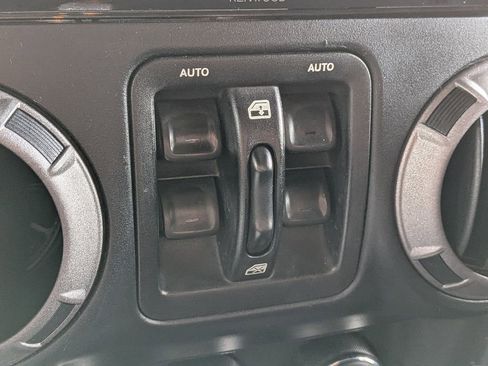 Used 2017 Jeep Wrangler Unlimited Sport AWD/4WD image 18