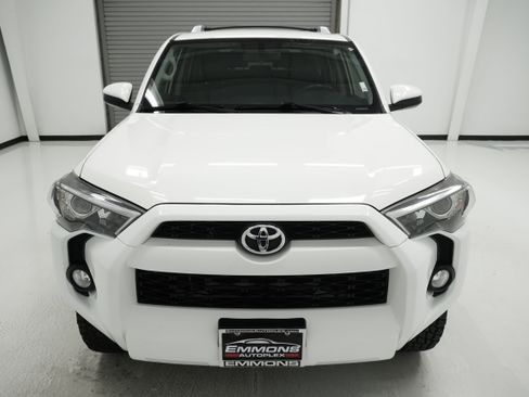 Used 2015 Toyota 4Runner SR5 RWD image 2