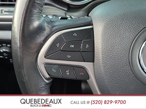 Used 2020 Jeep Grand Cherokee Laredo RWD image 14