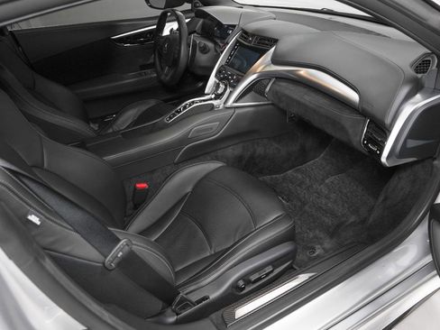 Used 2017 Acura NSX image 11