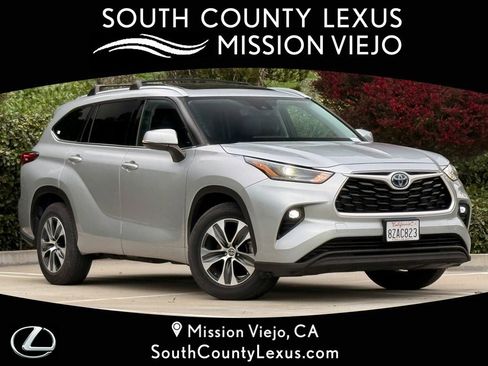 Used 2022 Toyota Highlander XLE image 1