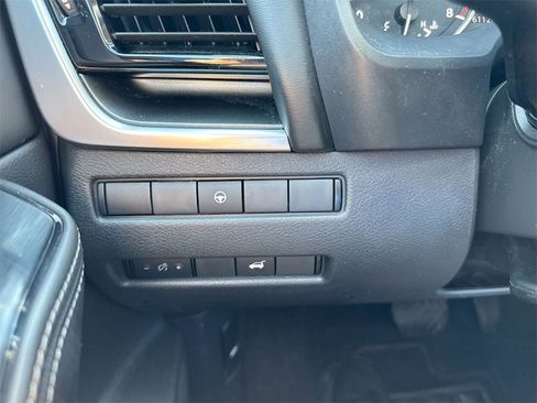 Used 2023 Nissan Rogue SV w/ SV Premium Package image 17