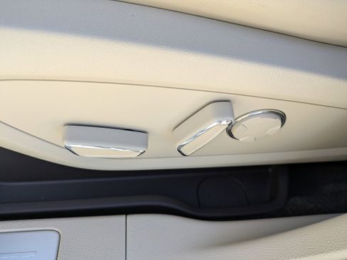 Used 2018 Lincoln MKC Reserve w/ Lincoln MKC Climate Package image 19