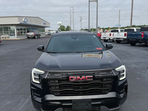 Used 2025 GMC Terrain Elevation w/ Black Edition AWD/4WD image 2