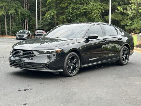 Used 2025 Honda Accord SE image 5