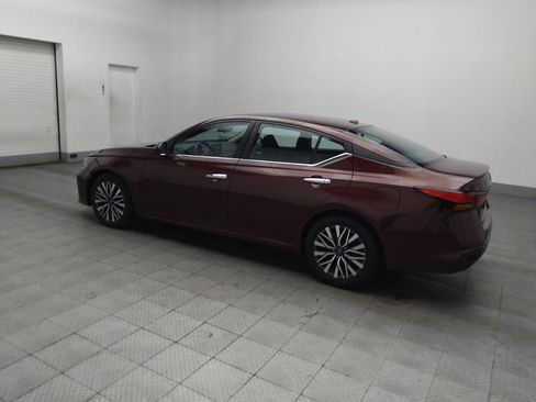 Used 2024 Nissan Altima 2.5 SV image 3