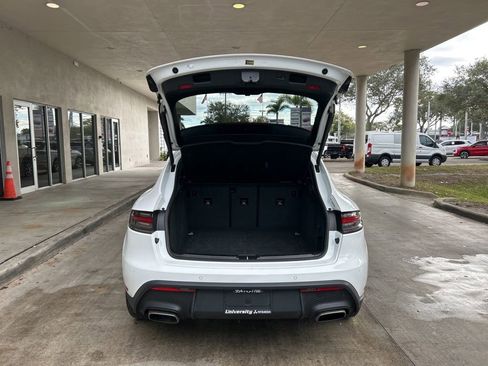 Used 2024 Porsche Macan image 33