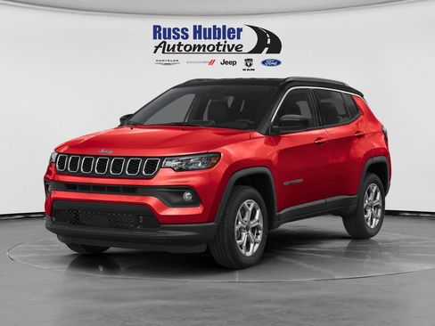 Used 2025 Jeep Compass Limited w/ Elite Group AWD/4WD image 2