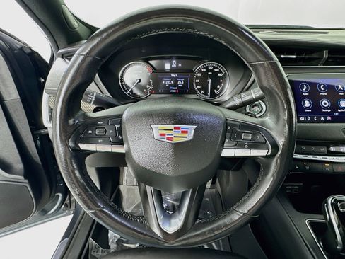 Used 2020 Cadillac XT4 Sport FWD image 11
