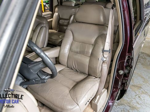 Used 1997 Chevrolet Suburban 2WD w/ Preferred Equipment Group 3 image 4