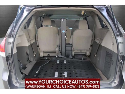 Used 2012 Toyota Sienna LE image 13