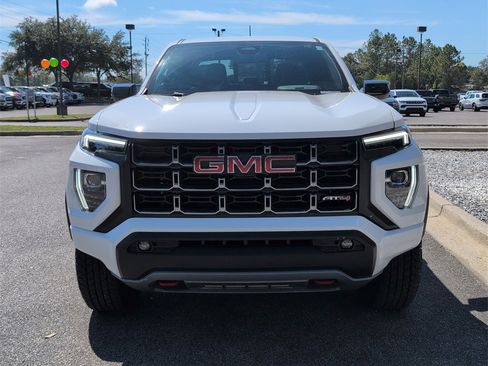 Used 2025 GMC Canyon AT4 image 4
