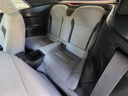 Used 2020 Chevrolet Camaro LT image 9