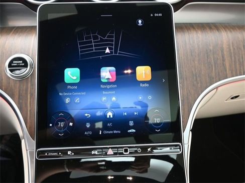 New 2025 Mercedes-Benz GLC 300 image 3