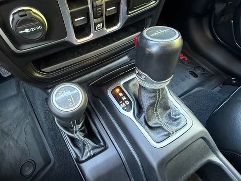 Used 2021 Jeep Gladiator Overland AWD/4WD image 25