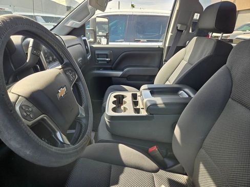 Used 2017 Chevrolet Silverado 1500 LT w/ Max Trailering Package AWD/4WD image 4