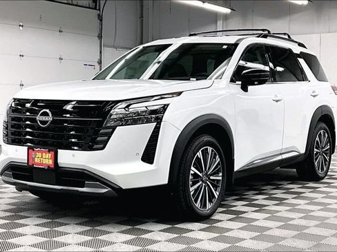 New 2026 Nissan Pathfinder Platinum w/ Lighting Package AWD/4WD image 2