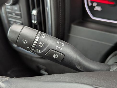 Used 2021 Chevrolet Silverado 2500 LT w/ Convenience Package image 16