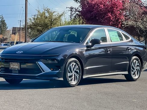 New 2026 Hyundai Sonata Blue FWD image 8