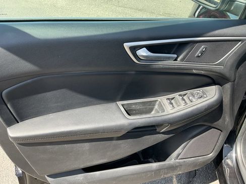 Used 2021 Ford Edge SEL AWD/4WD image 16