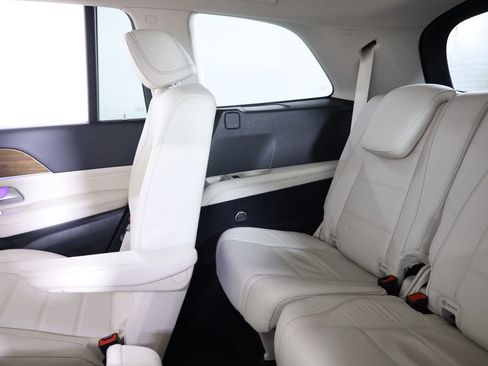 Certified 2022 Mercedes-Benz GLS 450 4MATIC image 59