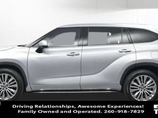 Used 2023 Toyota Highlander Platinum video 1
