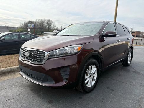 Used 2019 Kia Sorento LX image 3