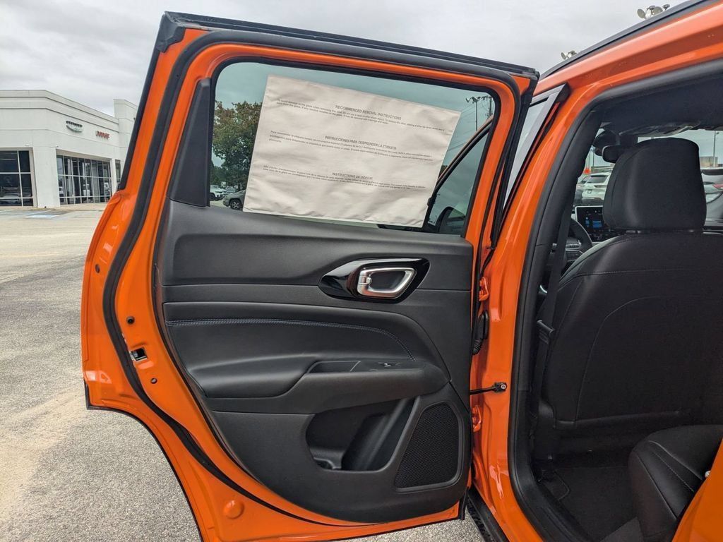 New 2026 Jeep Compass Latitude AWD/4WD image 23