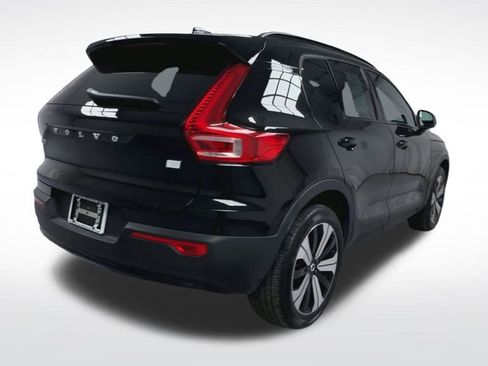 Used 2023 Volvo XC40 Recharge Core image 23